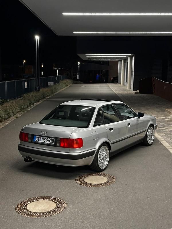 Grau Gebraucht 1994 Audi 80 Comfort Limousine | 8.200 € - Bild 1/4