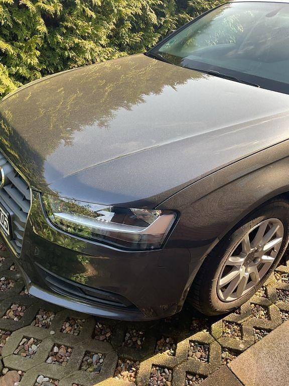 Gebraucht Audi A4 Attraction 136 PS (100 kW) 2014 Grau Kombi