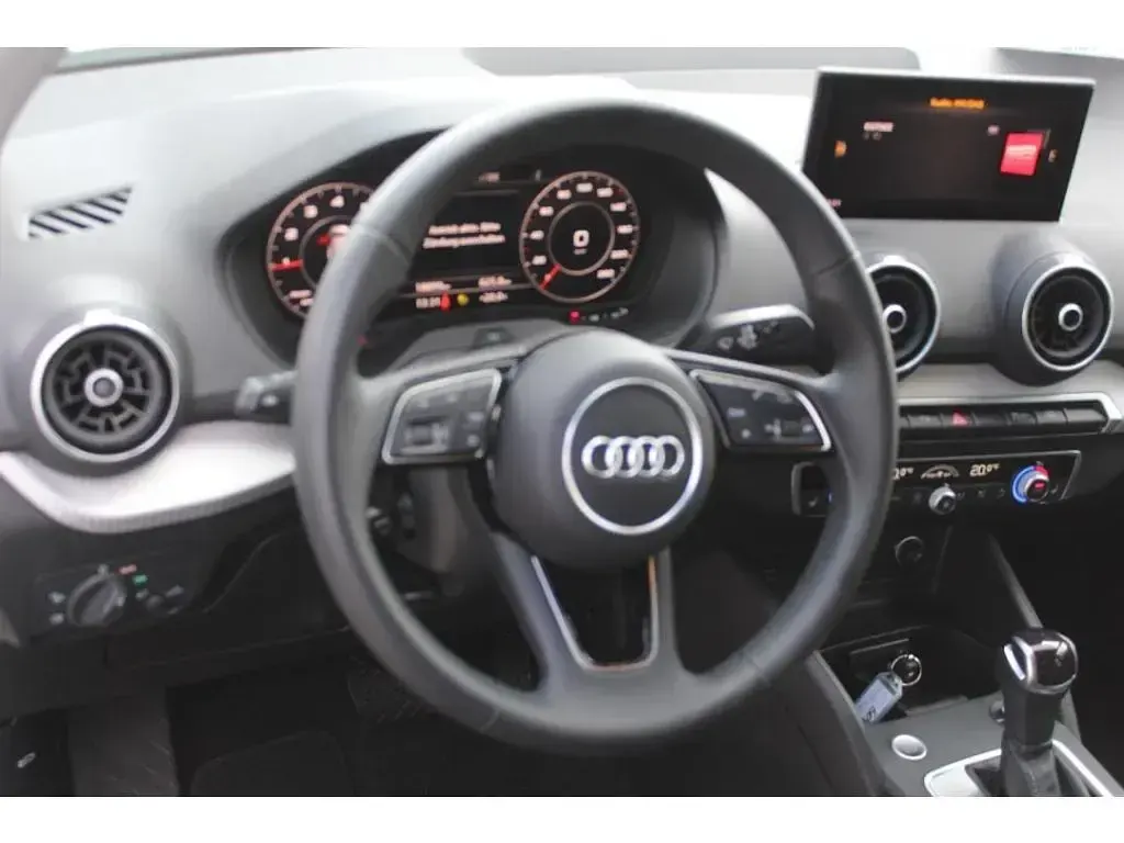Gebraucht Audi Q2 Advanced Plus 150 PS (110 kW) 2023 Gletscherweiß (metallic) SUV