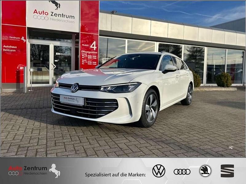 Pure white Gebraucht 2025 VW Passat Business Kombi | 34.970 € (Superpreis) - Bild 1/3