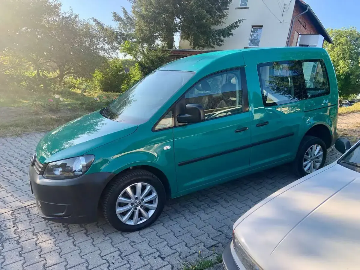 Gebraucht VW Caddy Comfortline 110 PS (80 kW) 2015 Grün Van / Kleinbus