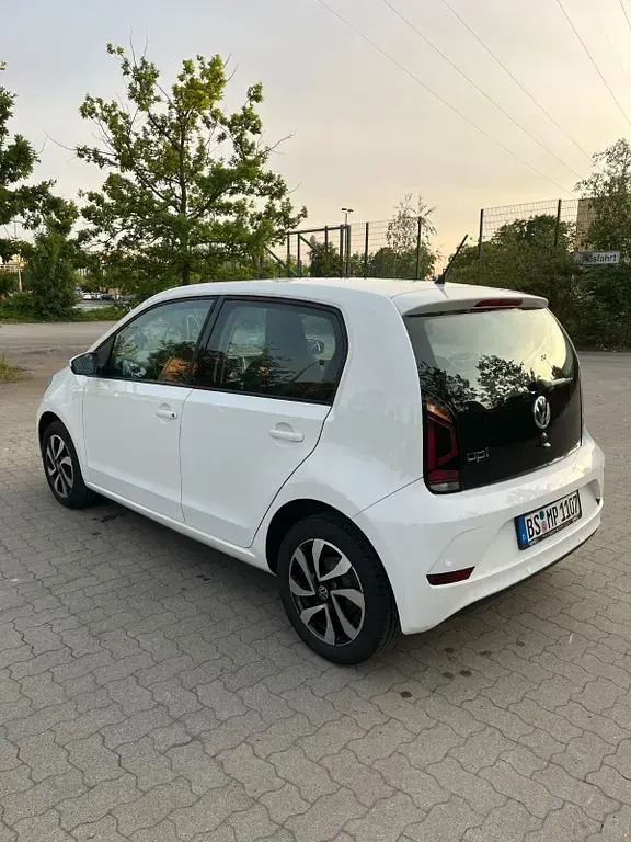 Gebraucht VW up! move up! 75 PS (55 kW) 2017 Weiß Kleinwagen