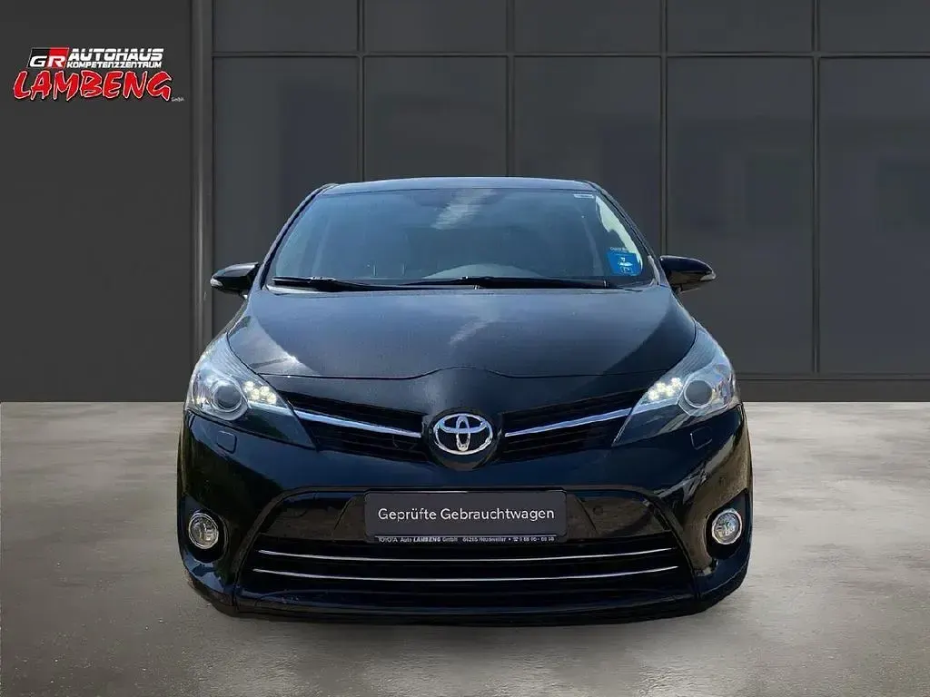 Gebraucht Toyota Verso Executive 147 PS (108 kW) 2013 Black mica / ink Van / Kleinbus
