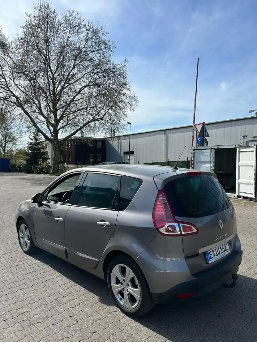Gebraucht Renault Scénic III Dynamique 106 PS (77 kW) 2010 Grau Kleinwagen