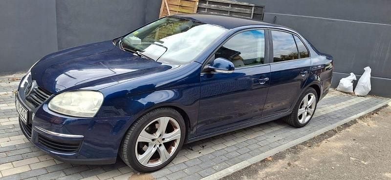 Gebraucht VW Jetta Trendline 105 PS (77 kW) 2009 Limousine