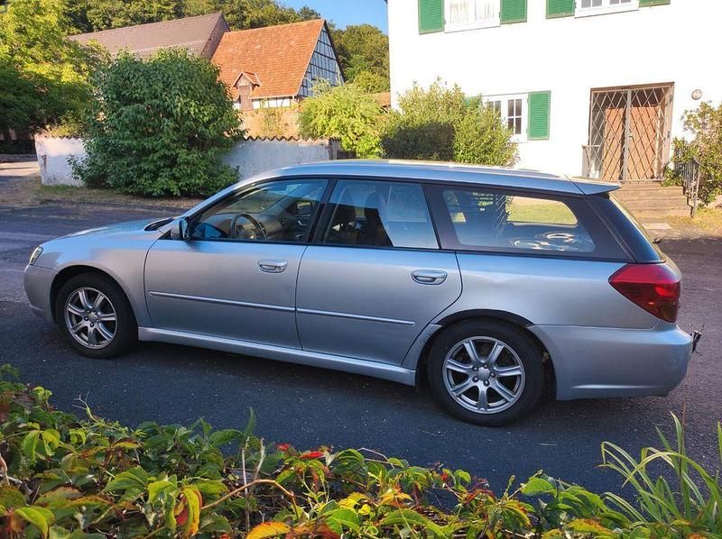 Silber Gebraucht 2004 Subaru Legacy Kombi | 2.000 € - Bild 1/4