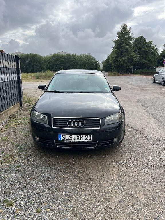 Schwarz Gebraucht 2004 Audi A3 Ambiente Limousine | 950 € (Superpreis) - Bild 1/4