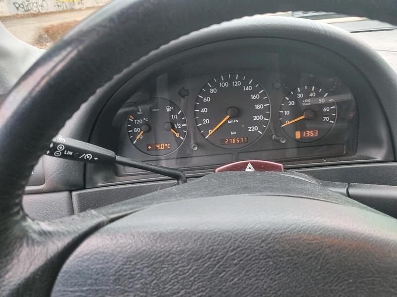 Gebraucht Mercedes ML320 218 PS (160 kW) 2001 Blau SUV