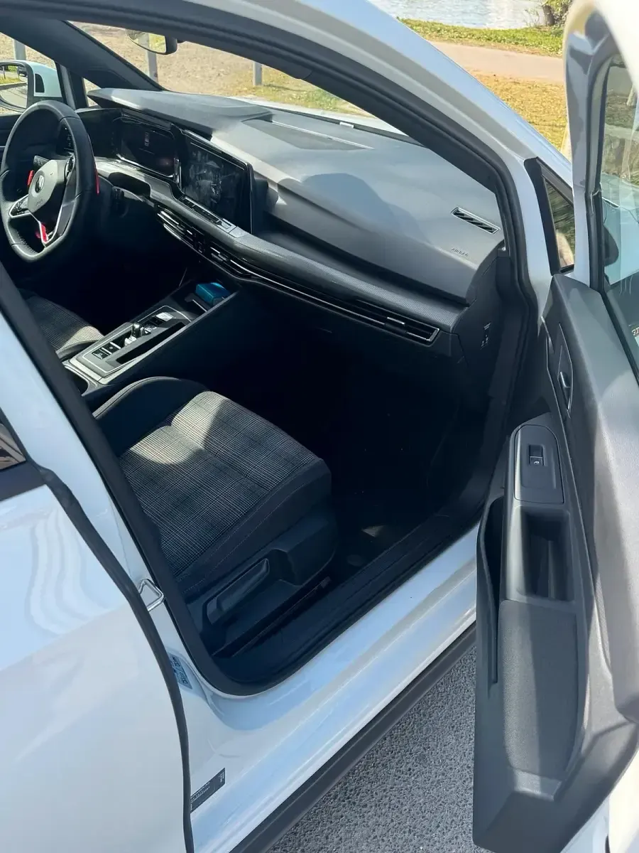Gebraucht VW Golf VIII GTI 245 PS (180 kW) 2021 Weiß Limousine