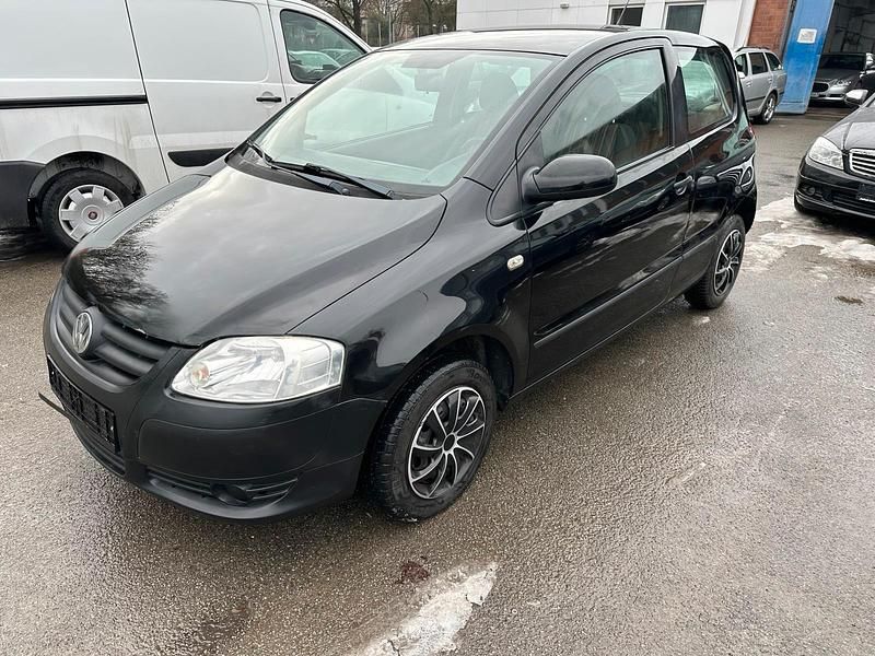 Gebraucht VW Fox 54 PS (39 kW) 2007 Schwarz Kleinwagen