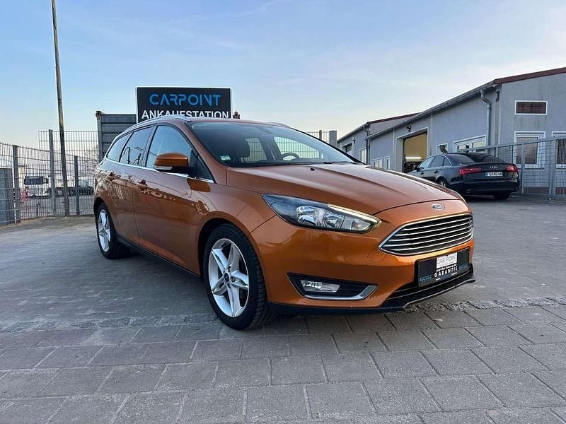 Gebraucht Ford Focus Titanium 120 PS (88 kW) 2017 Orange Kombi