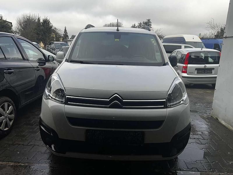 Second-hand Citroën Berlingo Shine 99 CP (72 kW) 2017 Alb Monovolum
