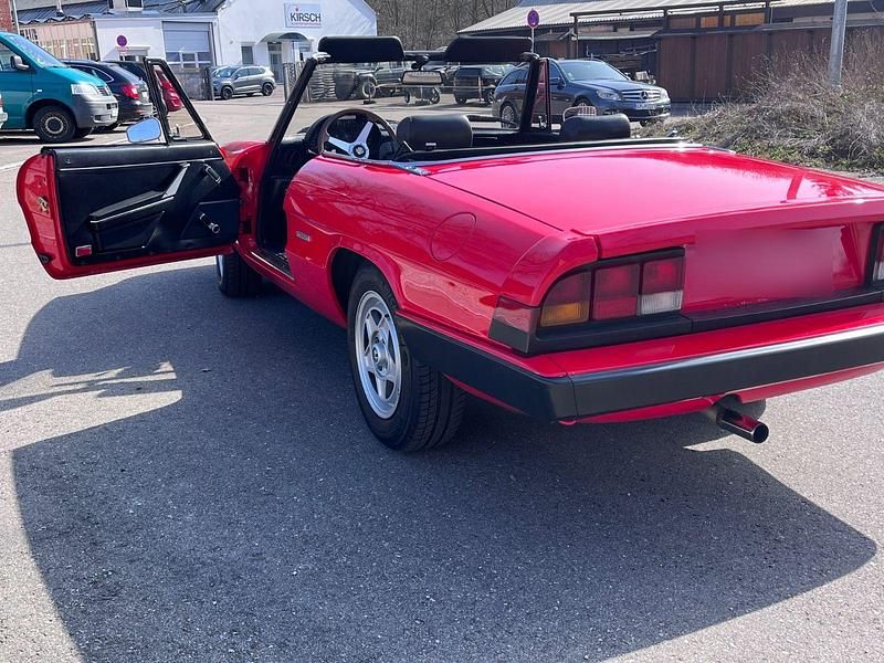 Gebraucht Alfa Romeo Spider 126 PS (92 kW) 1985 Rot Cabrio