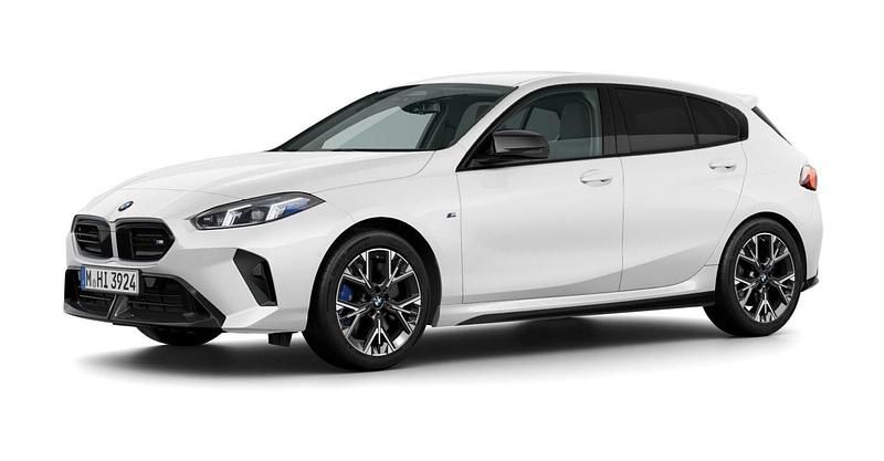 Weiß Gebraucht 2024 BMW M135 Shadowline Kleinwagen | 43.013 € (Fairer Preis) - Bild 1/4