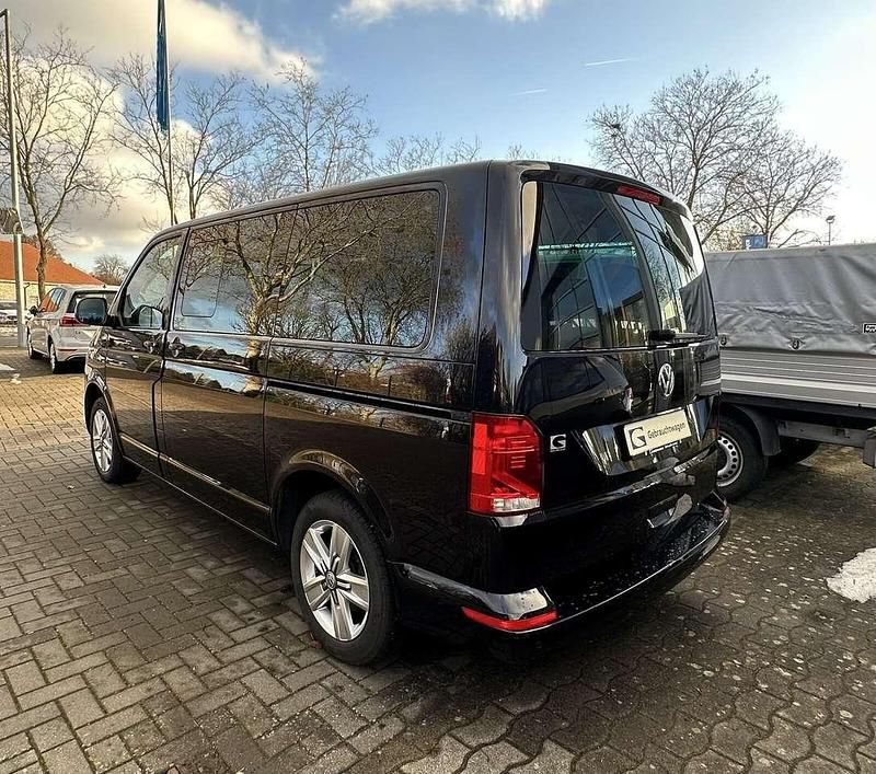 Gebraucht VW Multivan Comfortline 150 PS (110 kW) 2021 Deep black perleffekt Van