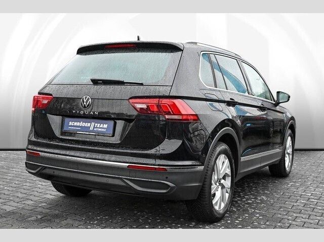 Gebraucht VW Tiguan Move 150 PS (110 kW) 2023 Schwarz SUV