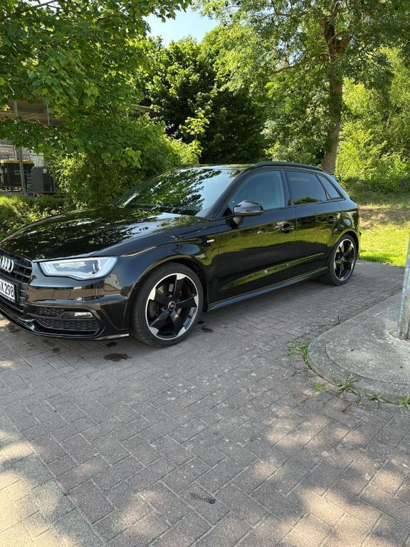 Schwarz Gebraucht 2015 Audi A3 Sportback S-Line Limousine | 15.100 € (Fairer Preis) - Bild 1/4