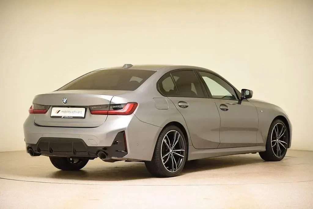 Gebraucht BMW 320 M Sport 190 PS (139 kW) 2024 Grau Limousine