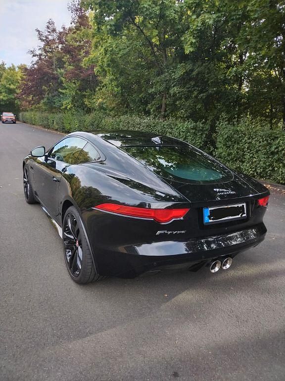 Schwarz Gebraucht 2016 Jaguar F-Type Coupé | 33.800 € (Fairer Preis) - Bild 1/4