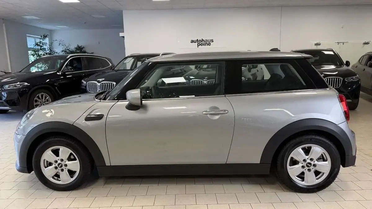 Gebraucht Mini Cooper 136 PS (100 kW) 2023 Silber Kleinwagen