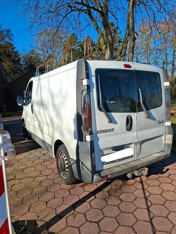 Gebraucht Renault Trafic 81 PS (59 kW) 2006 Weiß Van / Kleinbus