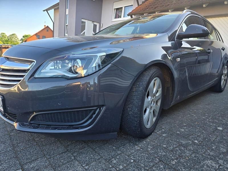 Grün Gebraucht 2014 Opel Insignia Kombi | 6.700 € (Fairer Preis) - Bild 1/4