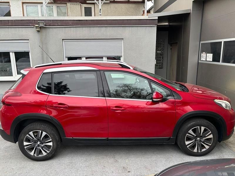 Gebraucht Peugeot 2008 Allure 110 PS (80 kW) 2018 SUV