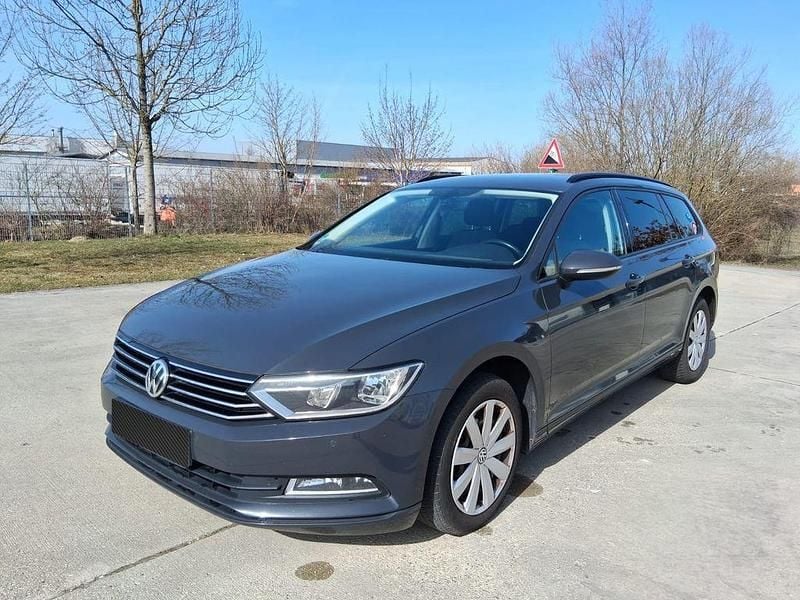 Gebraucht VW Passat Trendline 120 PS (88 kW) 2016 Grau Kombi