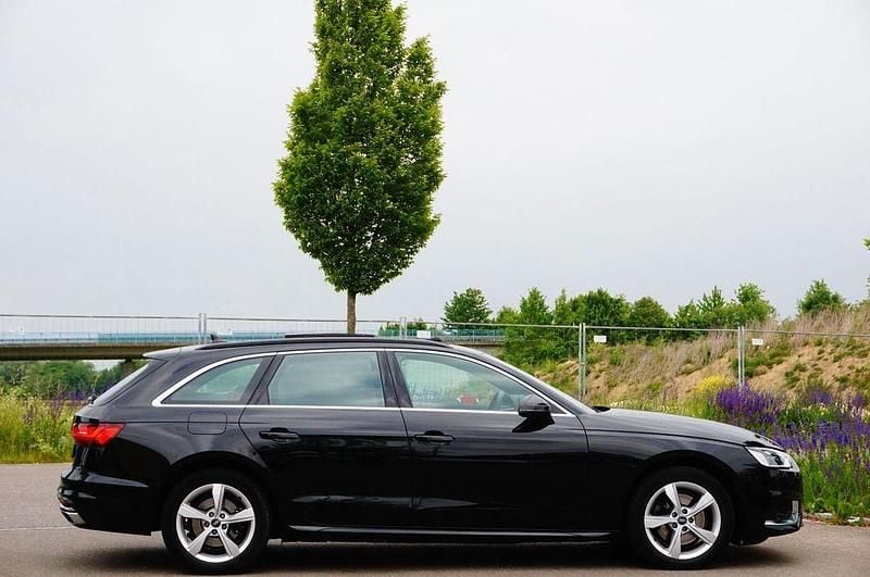 Gebraucht Audi A4 S-Line 136 PS (100 kW) 2023 Schwarz Kombi