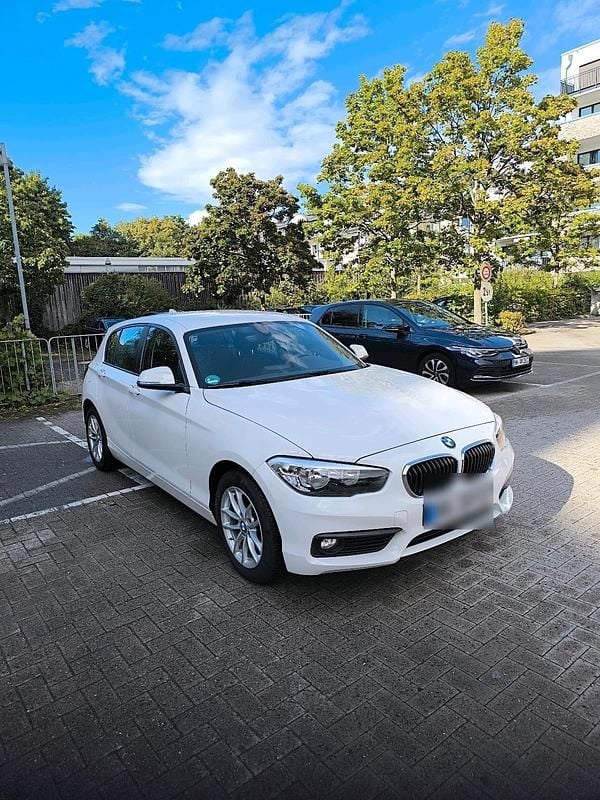 Weiß Gebraucht 2016 BMW 116 Advantage Kleinwagen | 12.999 € (Superpreis) - Bild 1/4