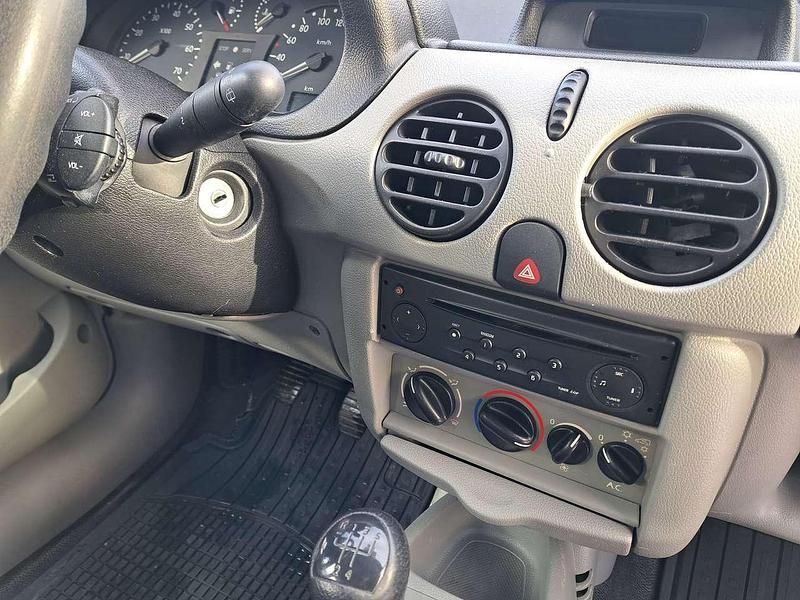 Gebraucht Renault Kangoo 95 PS (69 kW) 2003 Silber Van / Kleinbus