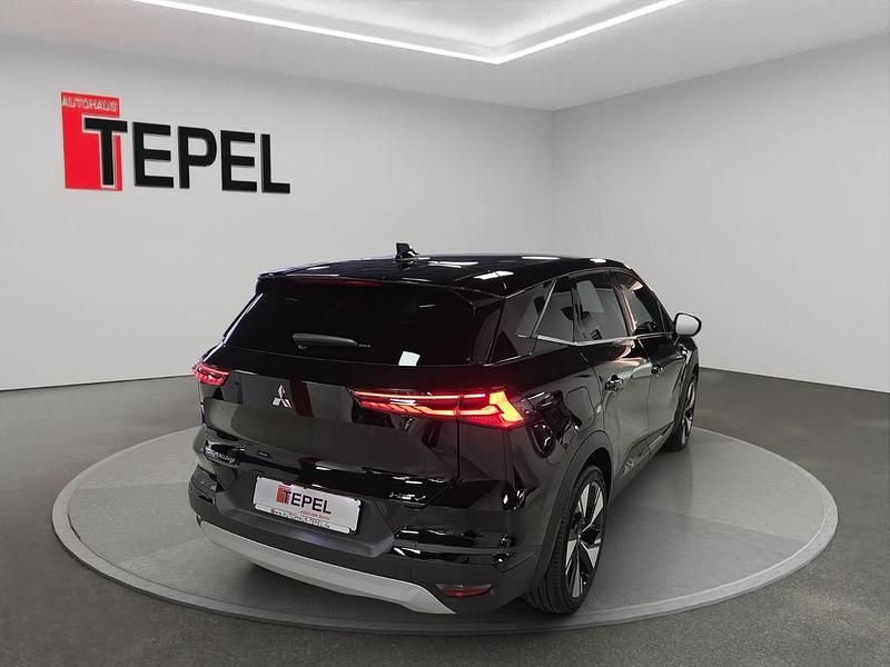 Neu Mitsubishi Grandis Edition 158 PS (116 kW) 2026 Schwarz SUV