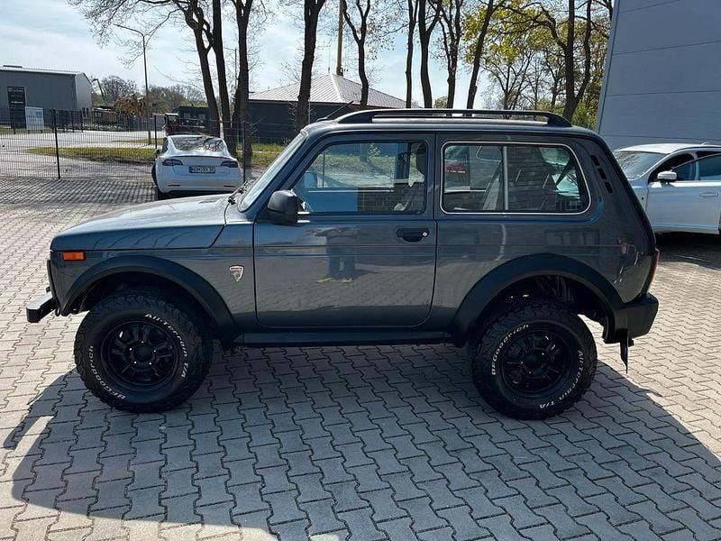 Brugt Lada niva 83 HK (61 kW) 2022 Grå SUV