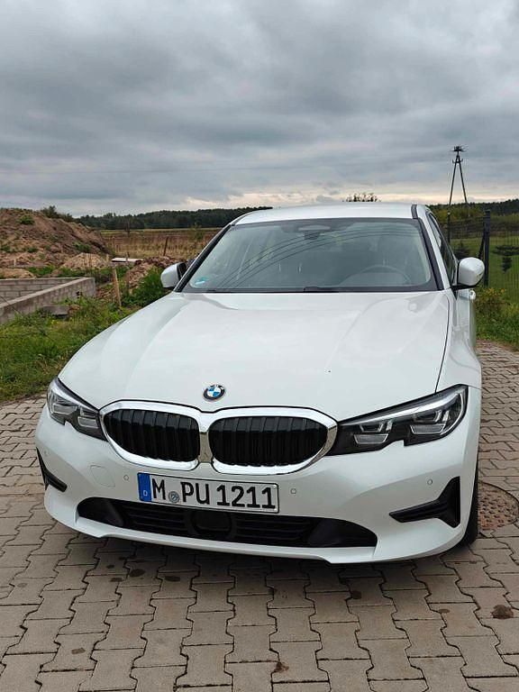 Gebraucht BMW 318 150 PS (110 kW) 2020 Weiß Limousine