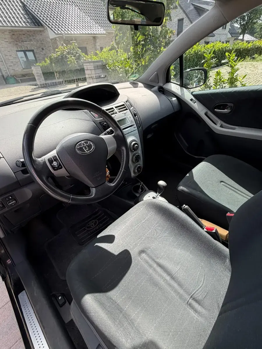 Gebraucht Toyota Yaris 87 PS (63 kW) 2008 Schwarz Kleinwagen