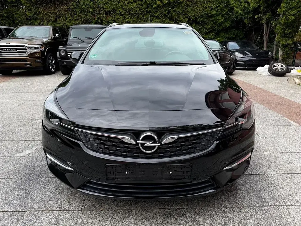 Gebraucht Opel Astra 131 PS (96 kW) 2021 Schwarz Kombi
