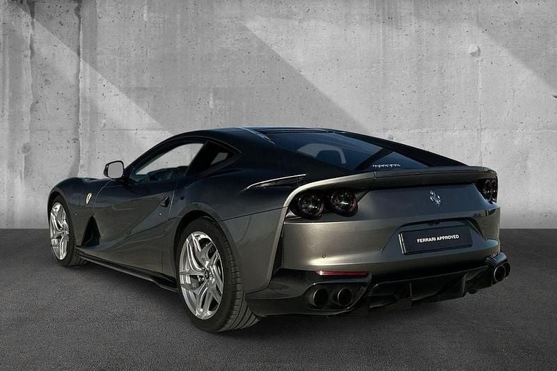 Gebraucht Ferrari 812 795 PS (584 kW) 2019 Grau Coupé
