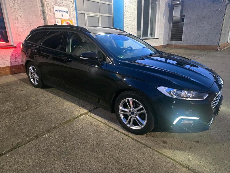 Schwarz Gebraucht 2020 Ford Mondeo Kombi | 12.500 € (Guter Preis) - Bild 1/4
