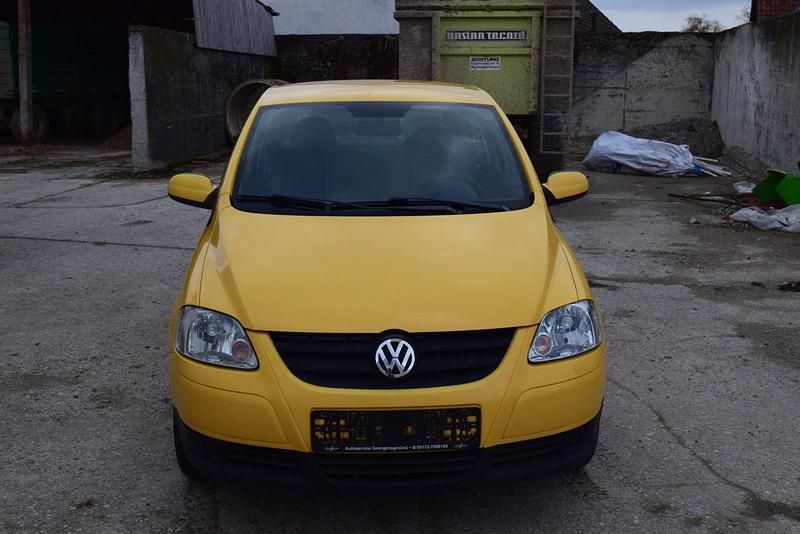 Gebraucht VW Fox 54 PS (39 kW) 2006 Gelb Kleinwagen
