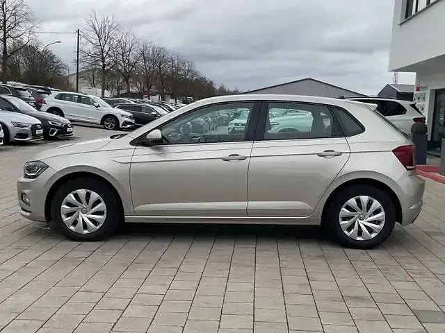 Używany VW Polo Highline 95 KM (69 kW) 2019 Srebrny Sedan/Limuzyna