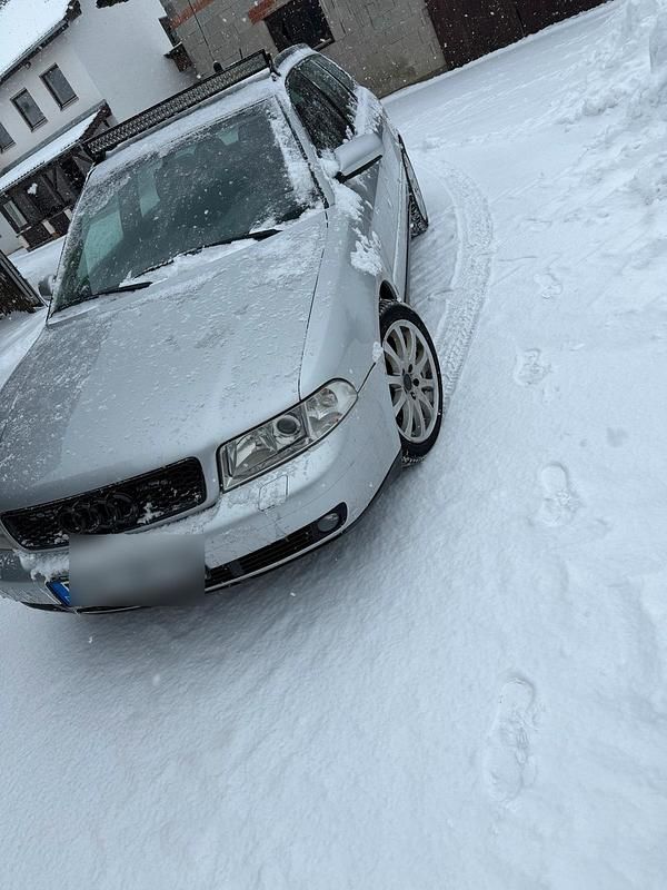 Silber Gebraucht 1997 Audi A4 Kombi | 5.800 € - Bild 1/4