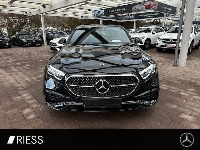 Gebraucht Mercedes E300 AMG 313 PS (230 kW) 2025 Schwarz Limousine