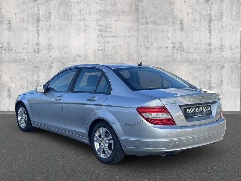 Gebraucht Mercedes C180 156 PS (114 kW) 2009 Silber Limousine