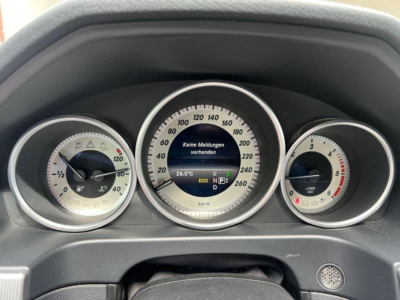 Gebraucht Mercedes E220 Edition 170 PS (125 kW) 2014 Grau Kombi