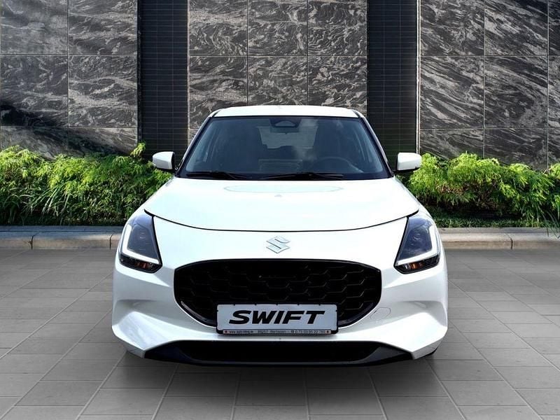 Neu Suzuki Swift Comfort+ 83 PS (61 kW) 2025 Pure white Kleinwagen