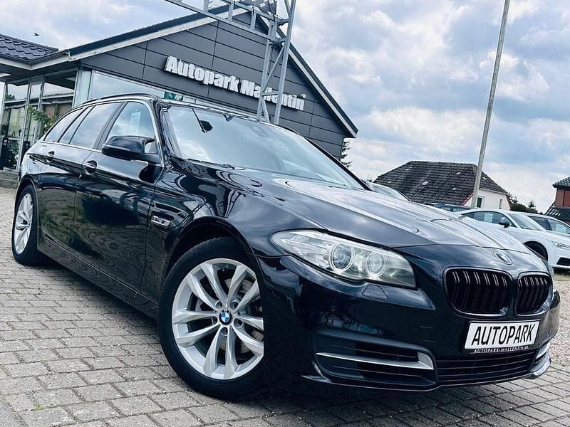 Schwarz Gebraucht 2016 BMW 520 Sport Line Kombi | 14.800 € (Fairer Preis) - Bild 1/4