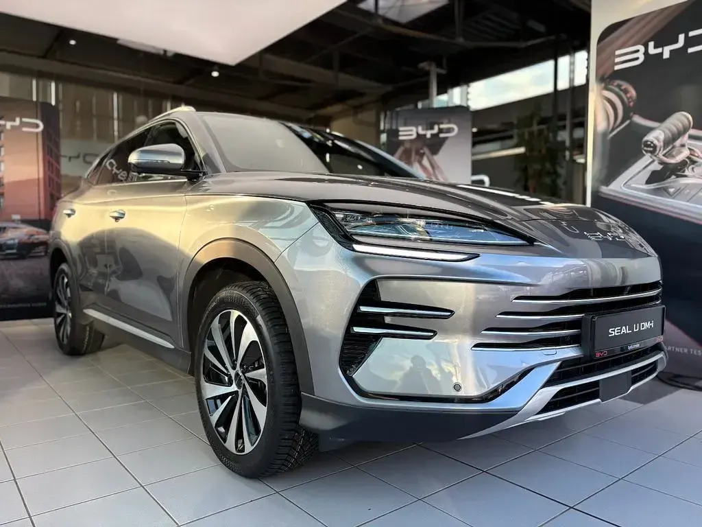 Neu BYD Seal U Design 324 PS (238 kW) 2026 Grau SUV
