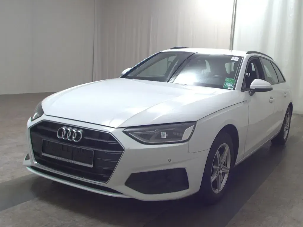 Gebraucht Audi A4 Ambiente 163 PS (119 kW) 2023 Weiss Kombi