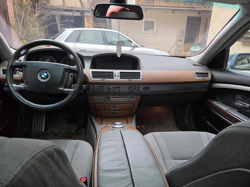 Gebraucht BMW 745 333 PS (244 kW) 2002 Schwarz Limousine