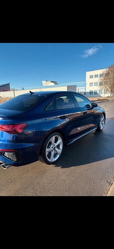 Gebraucht Audi S3 Ambiente 310 PS (228 kW) 2022 Blau Limousine